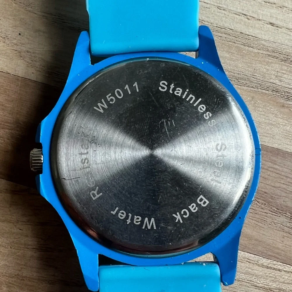 Geneva ladies blue dial silicone rhinestones sporty watch NEW BATTERY